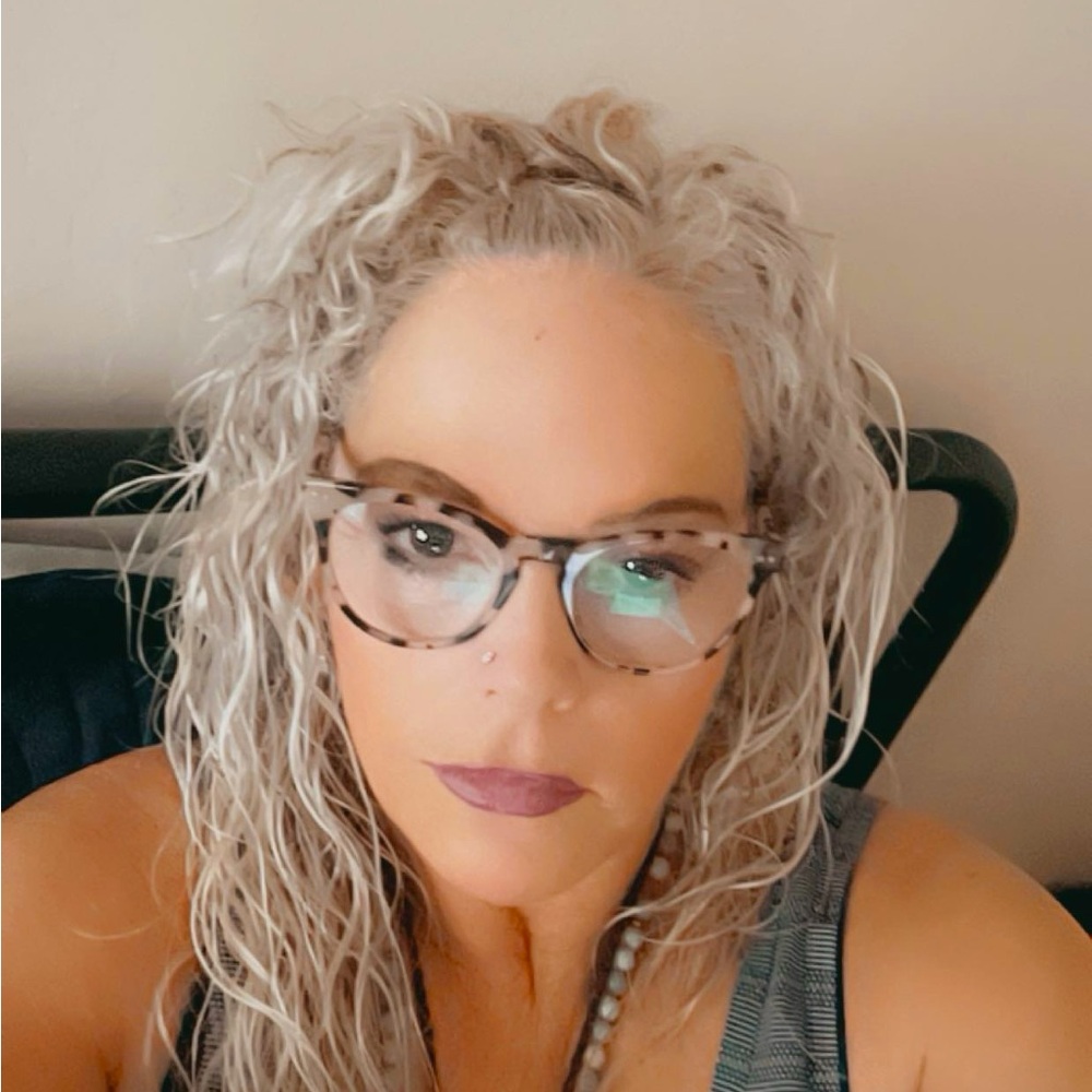 Meet your Posher, Brenda